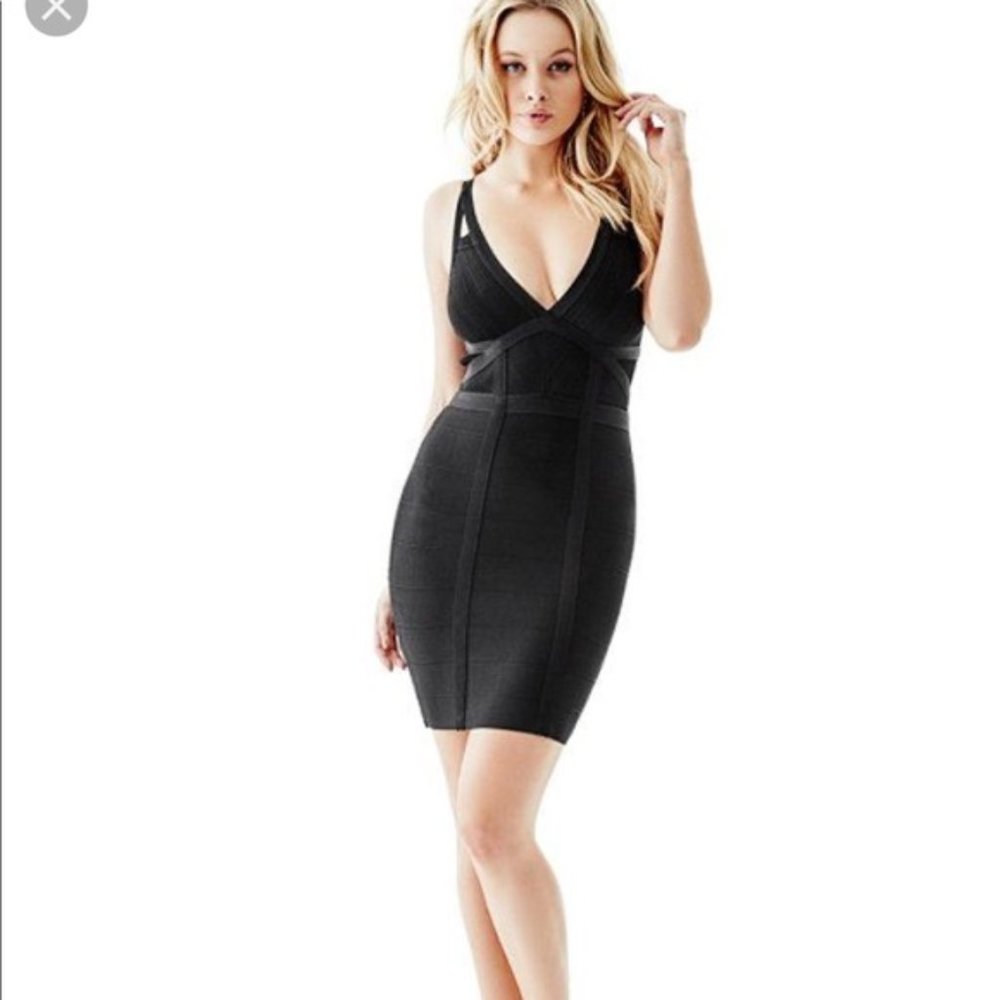 BNWT Guess Chevron Mirage Bodycon Dress Medium - Picture 2 of 2
